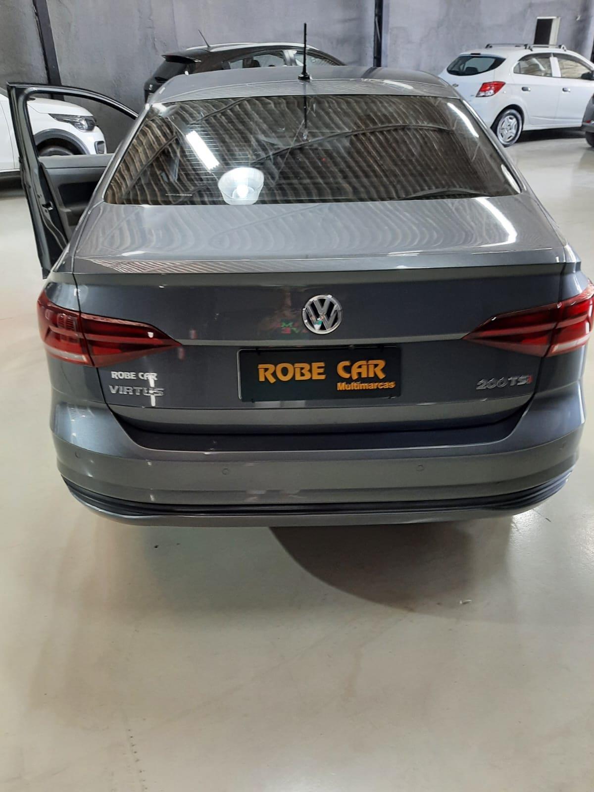 Volkswagen Virtus Cinza