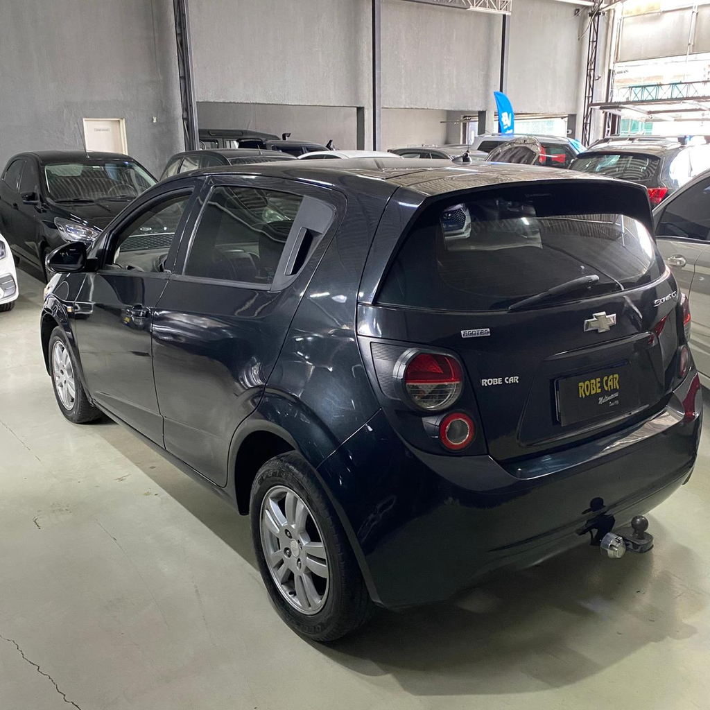 Chevrolet Sonic Preto