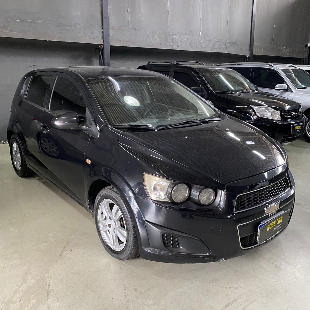 Chevrolet Sonic Preto