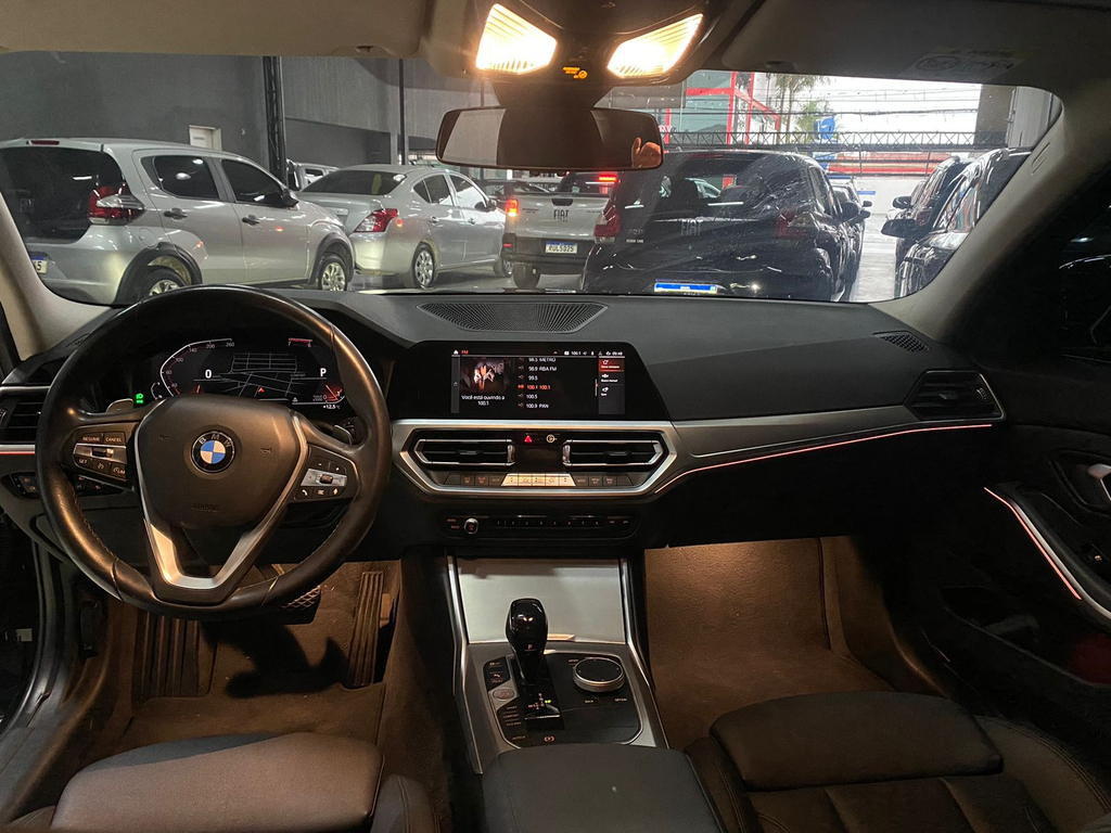 BMW Série 3 Preto