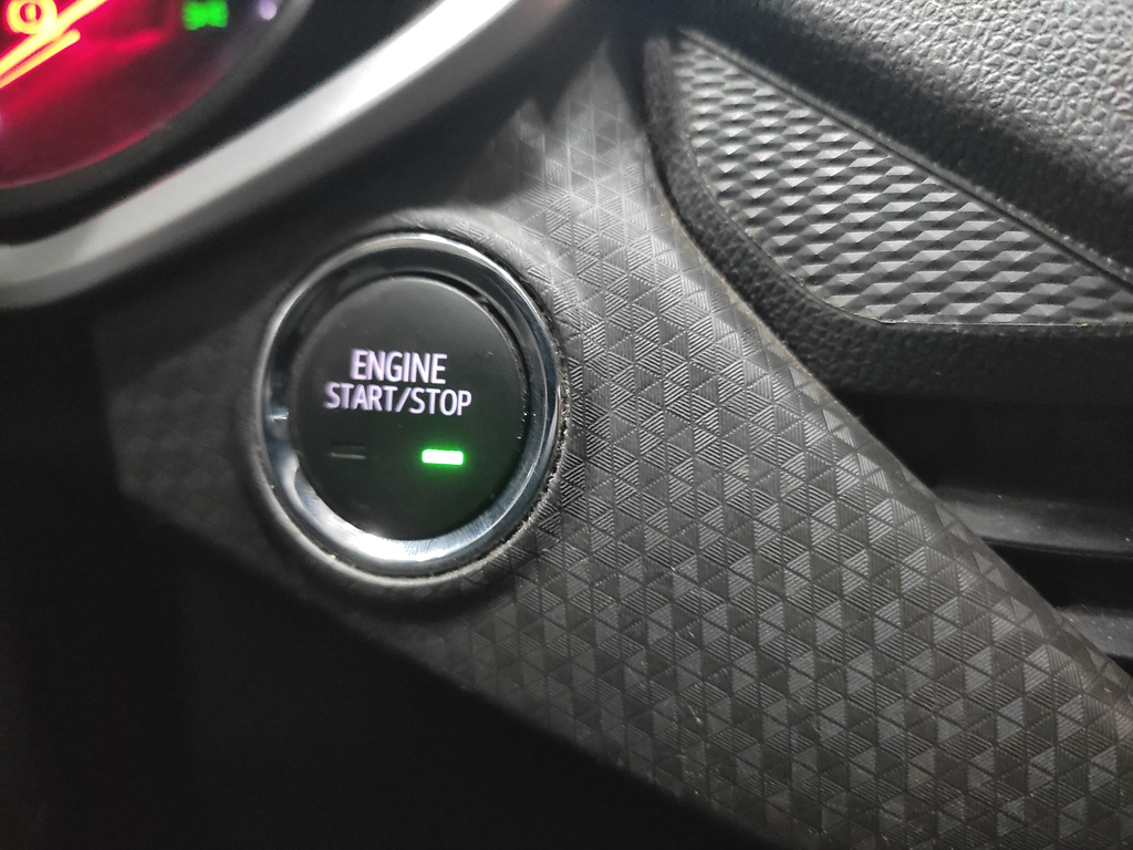 Chevrolet Onix Prata