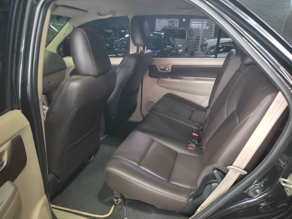 Toyota SW4 Preto