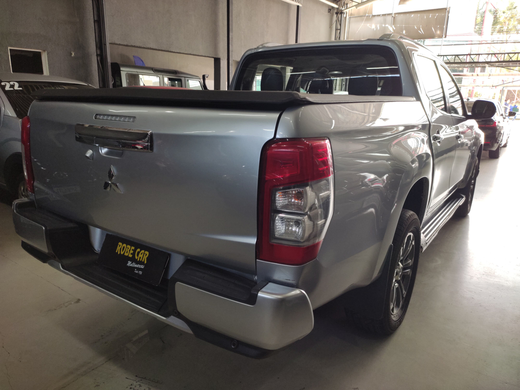 Mitsubishi L200 Triton Prata