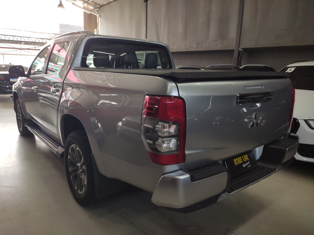Mitsubishi L200 Triton Prata