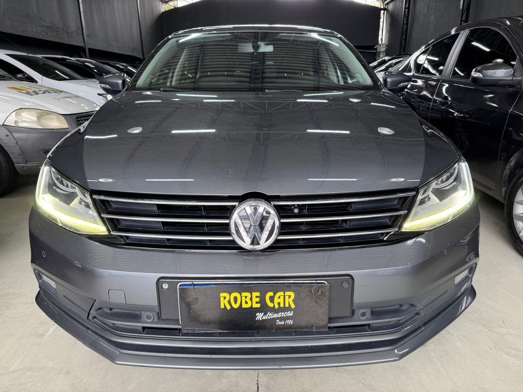 Volkswagen Jetta Cinza