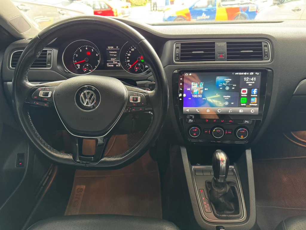 Volkswagen Jetta Cinza