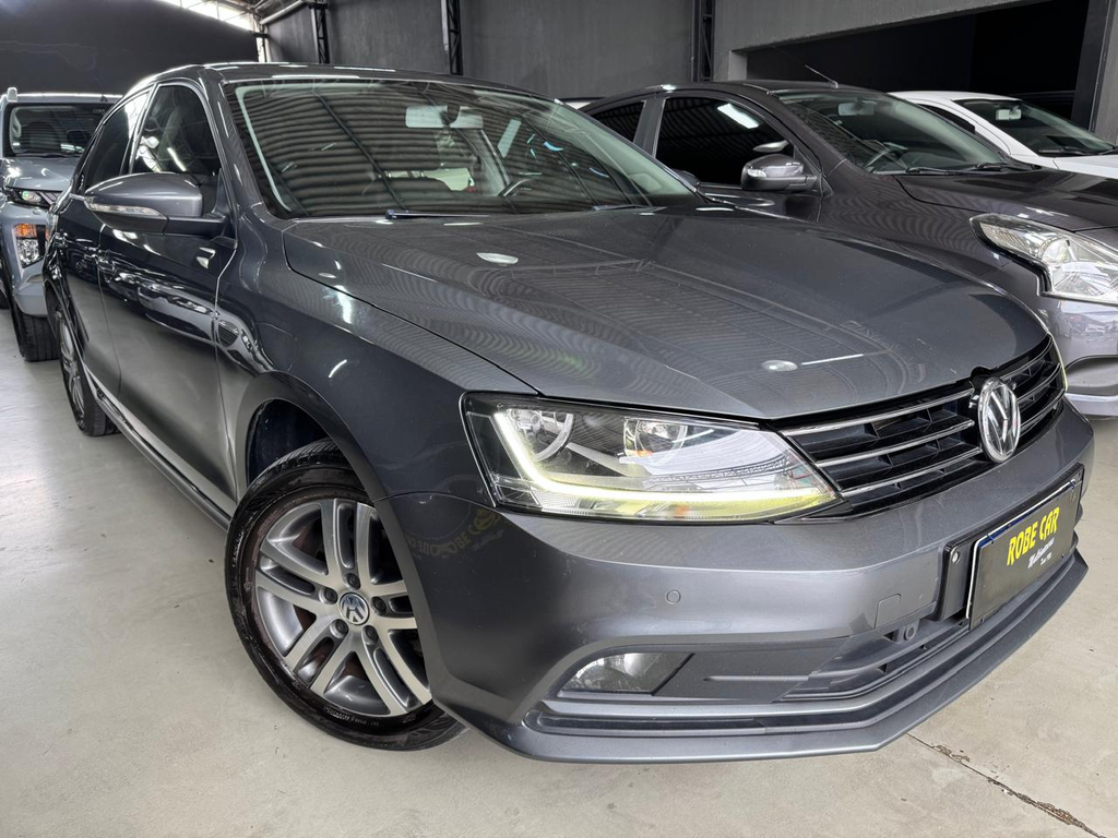 Volkswagen Jetta Cinza