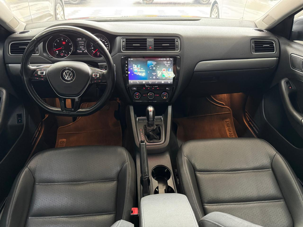Volkswagen Jetta Cinza