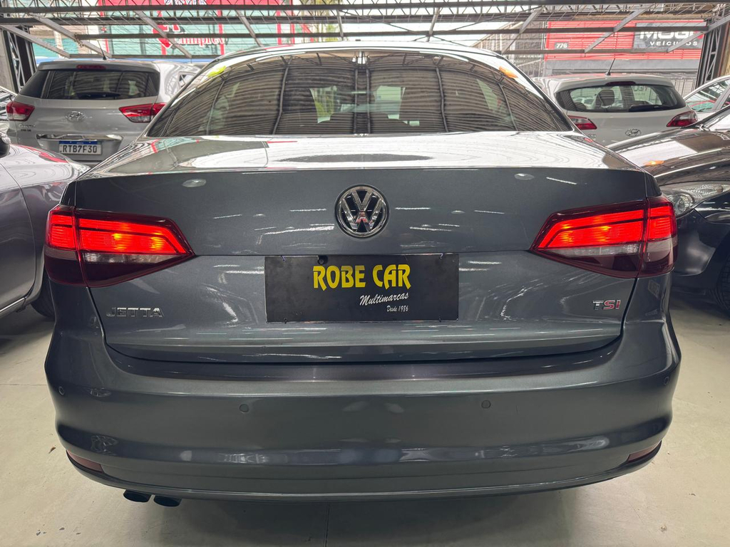 Volkswagen Jetta Cinza