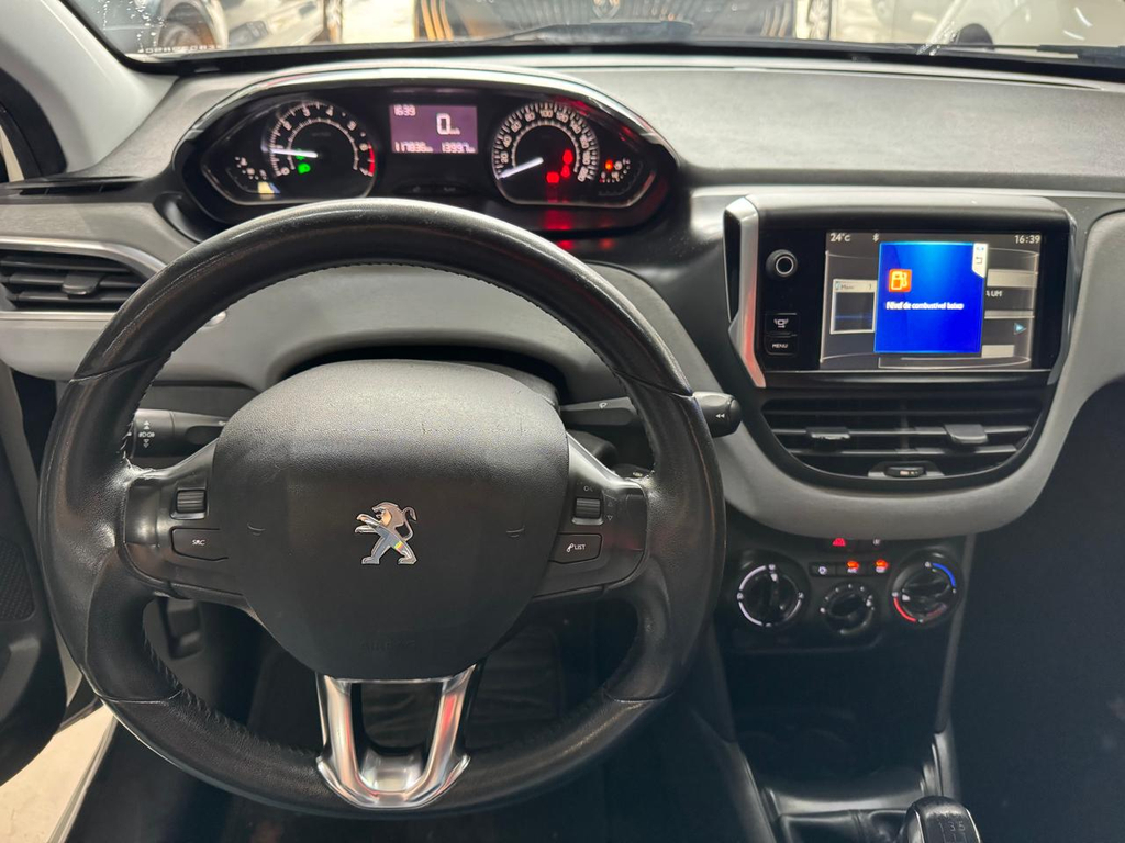 Peugeot 208 Branco