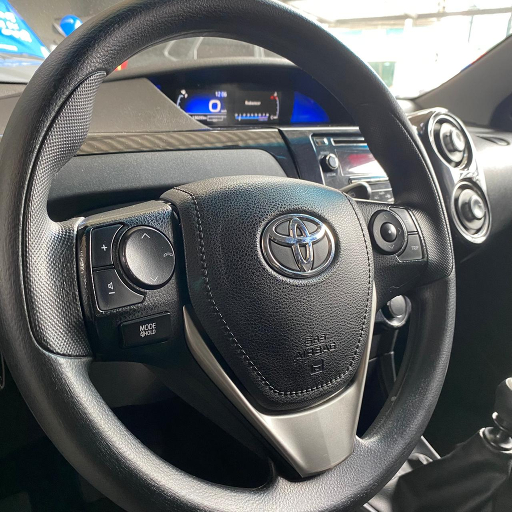 Toyota ETIOS Cinza