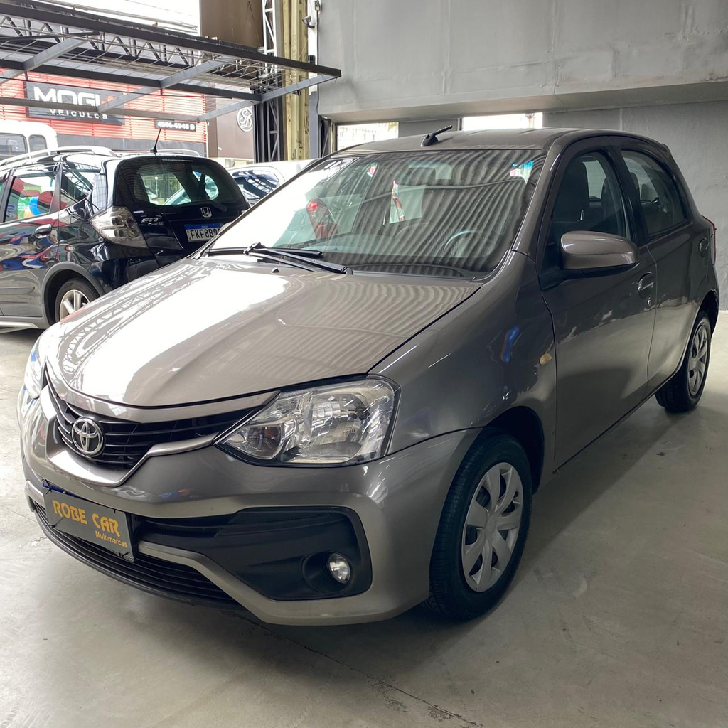 Toyota ETIOS Cinza