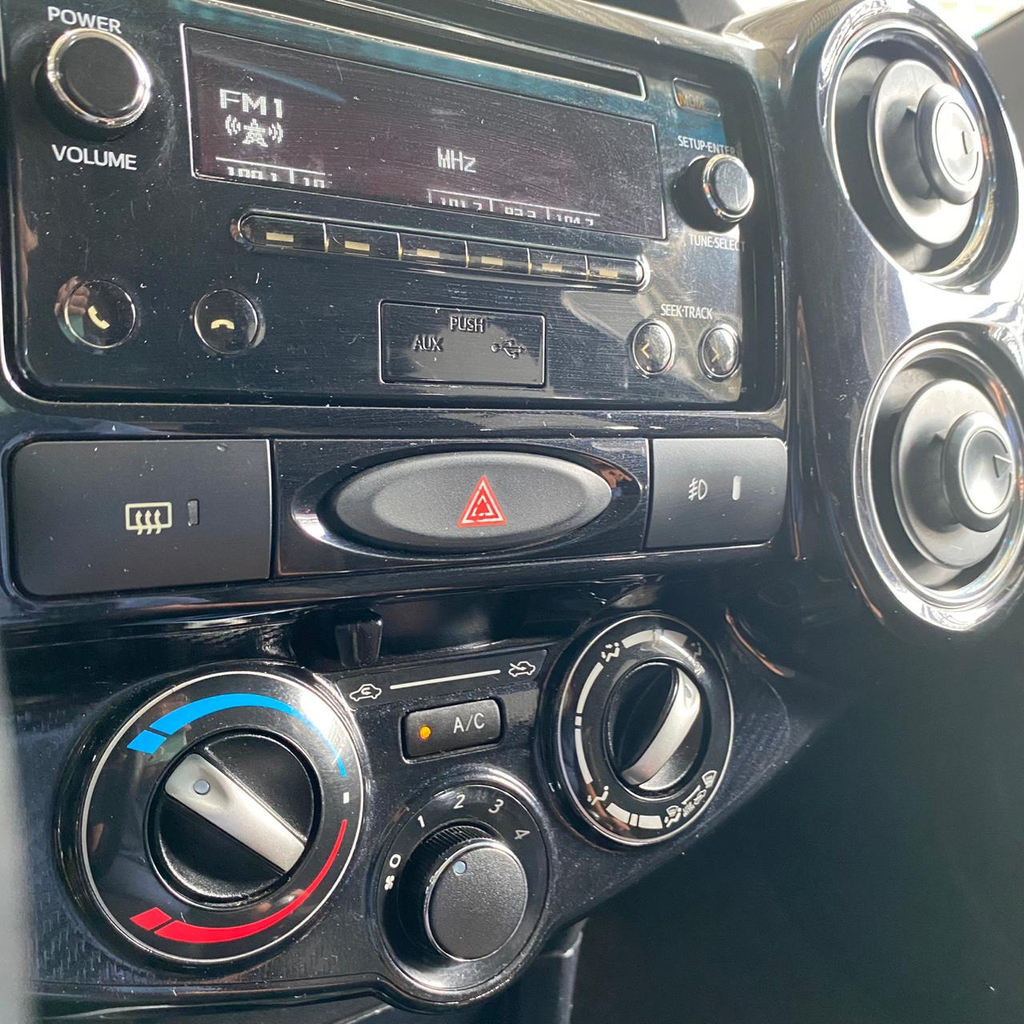 Toyota ETIOS Cinza
