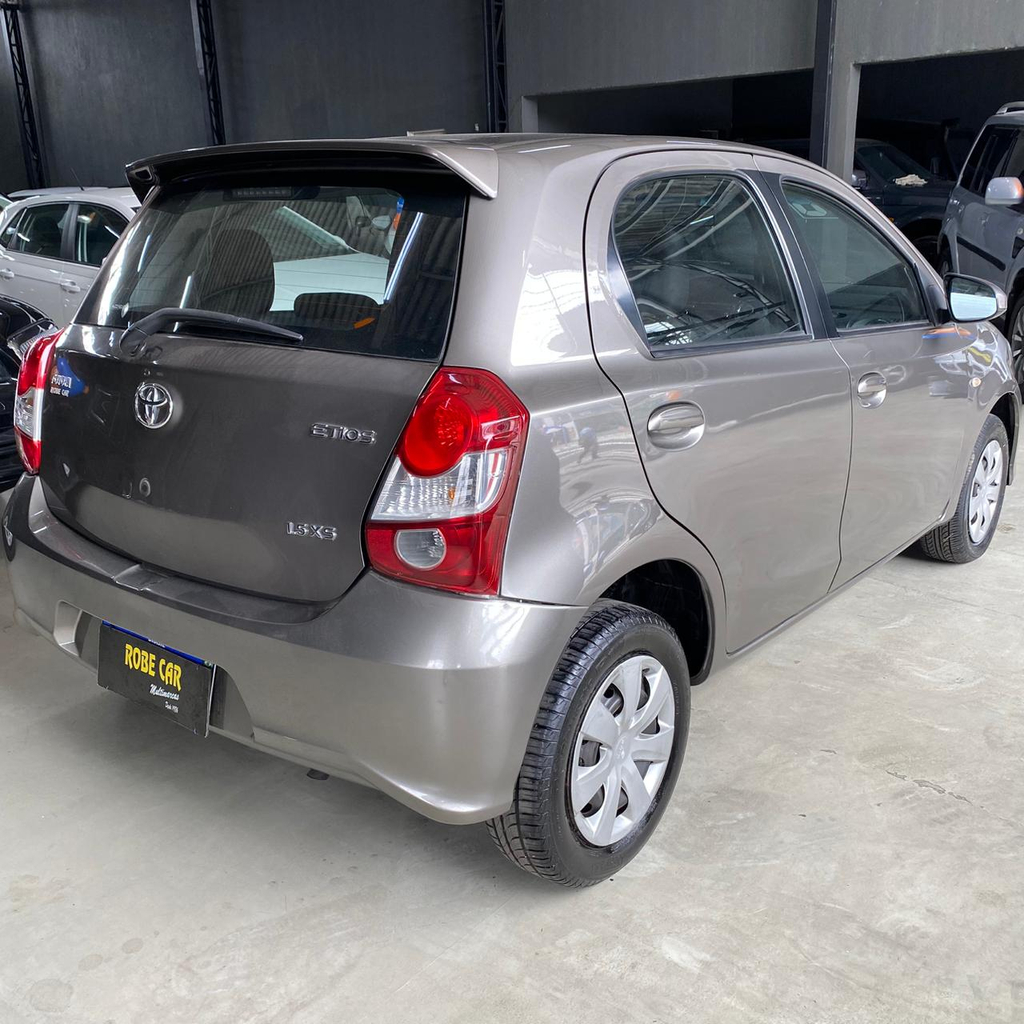 Toyota ETIOS Cinza