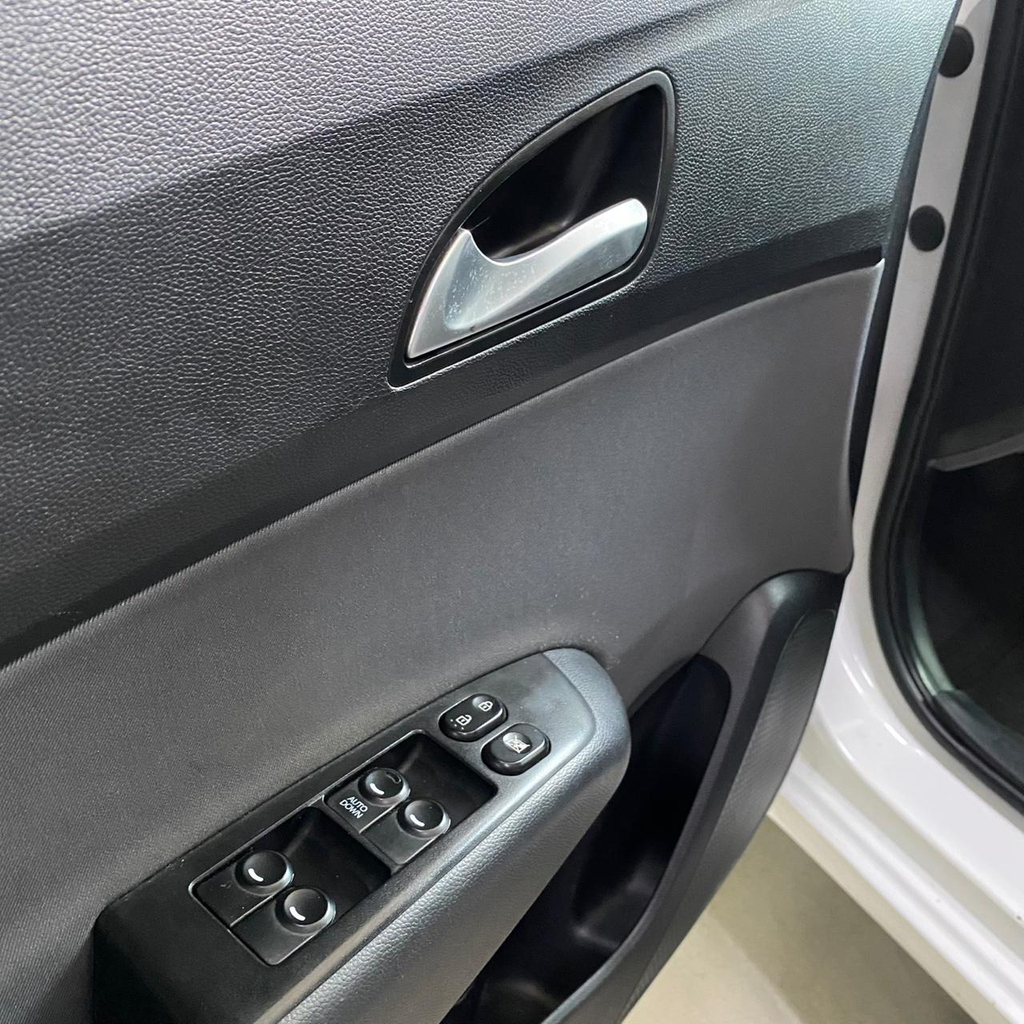 Hyundai HB20S Preto