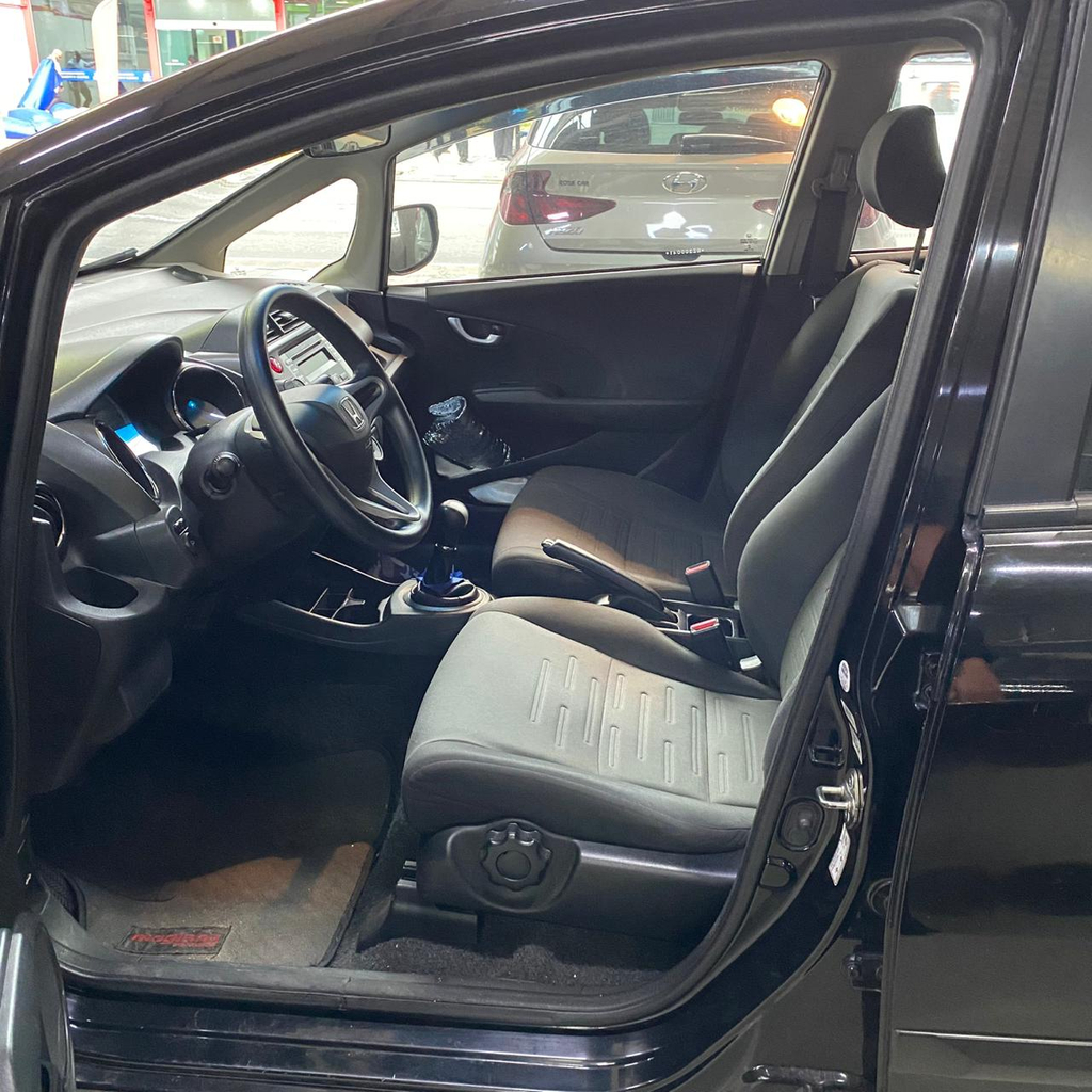 Honda Fit Preto