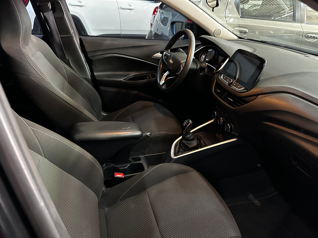 Chevrolet Onix Preto