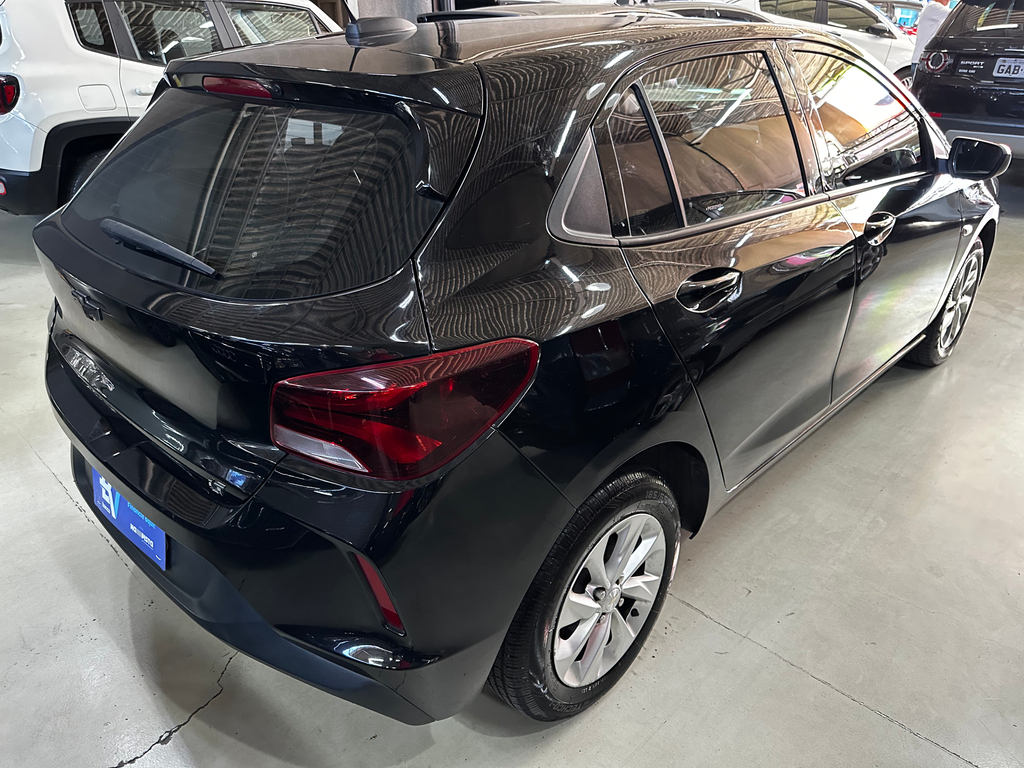 Chevrolet Onix Preto