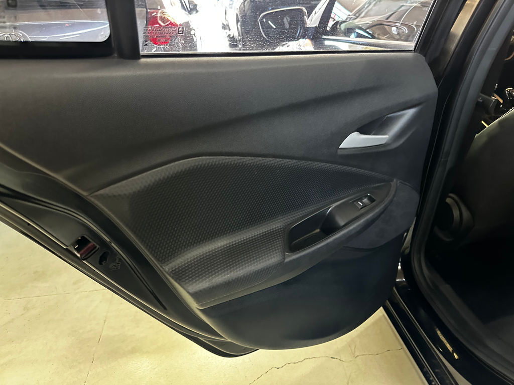 Chevrolet Onix Preto