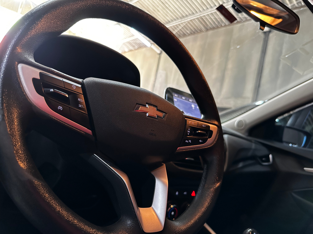 Chevrolet Onix Preto