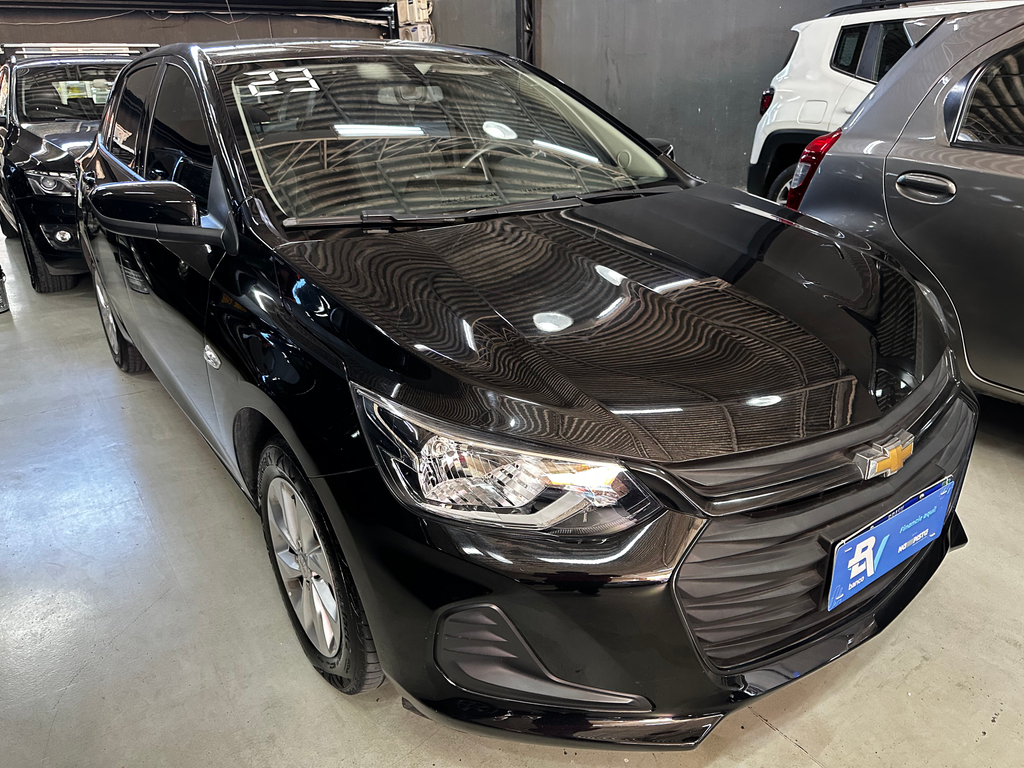Chevrolet Onix Preto