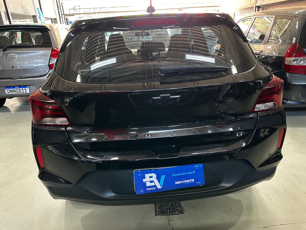 Chevrolet Onix Preto