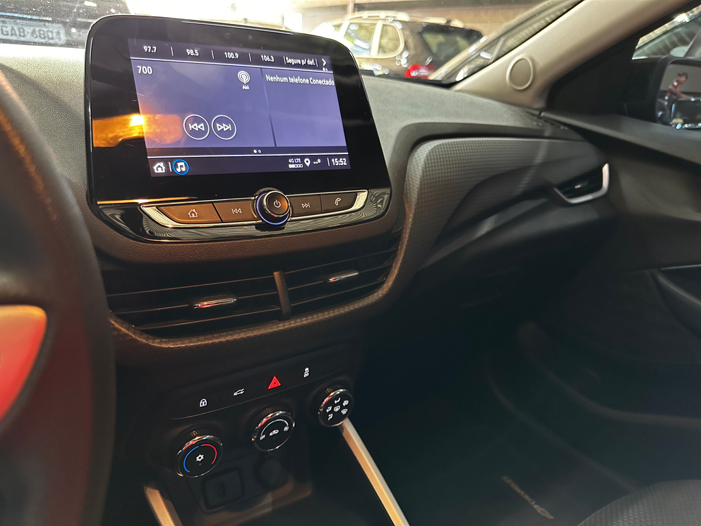 Chevrolet Onix Preto