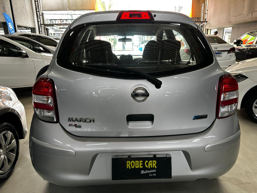 Nissan March Prata
