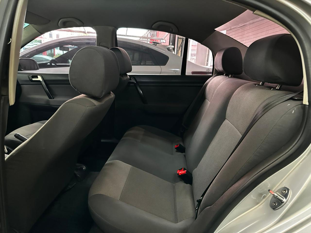 Volkswagen Polo Sedan Cinza