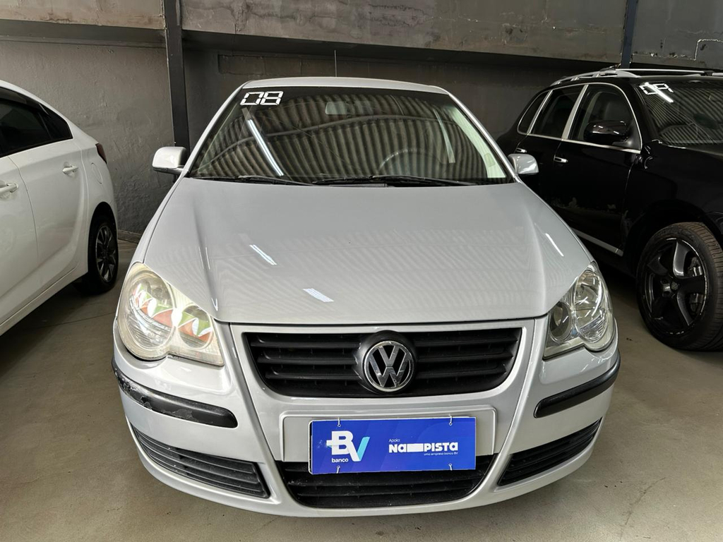 Volkswagen Polo Sedan Cinza