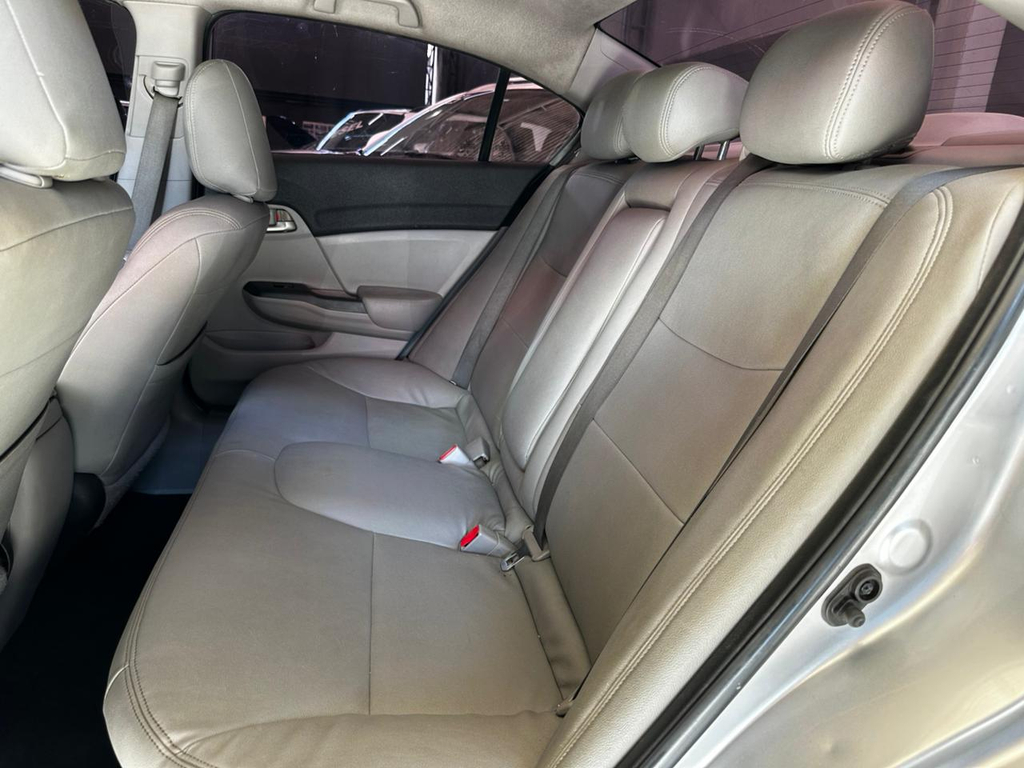 Honda Civic Prata