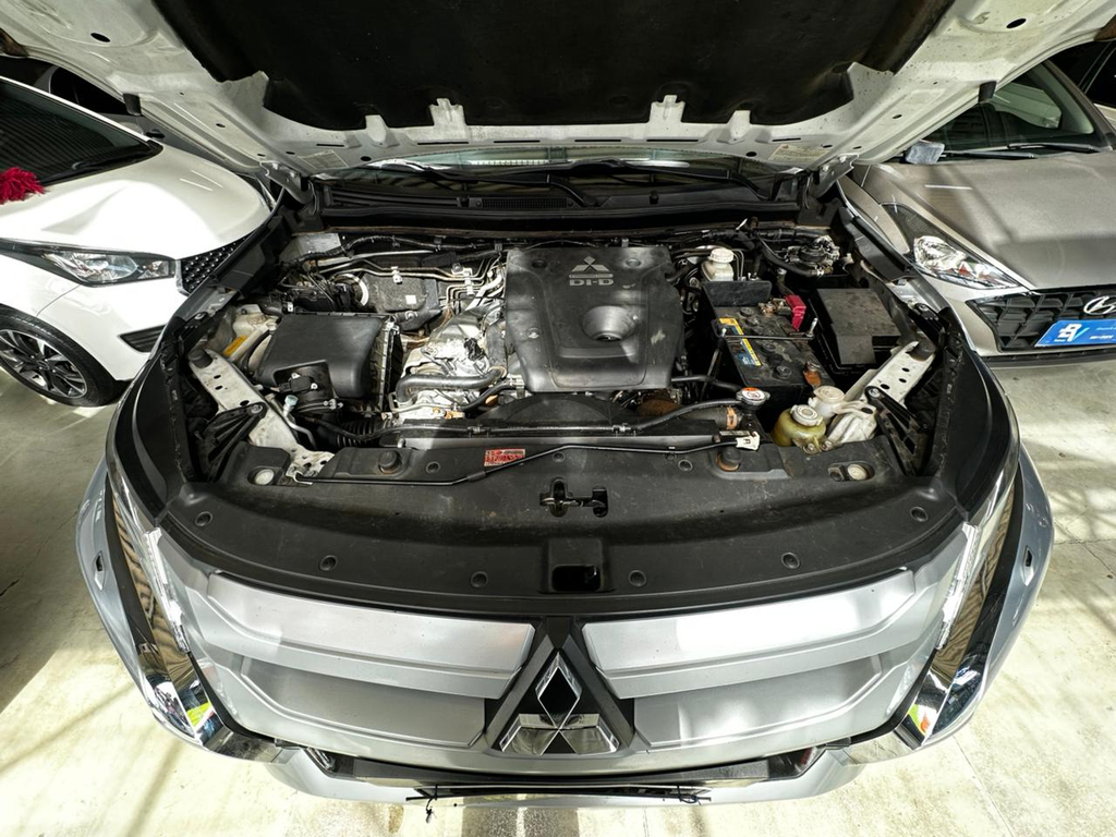 Mitsubishi L200 Triton Prata