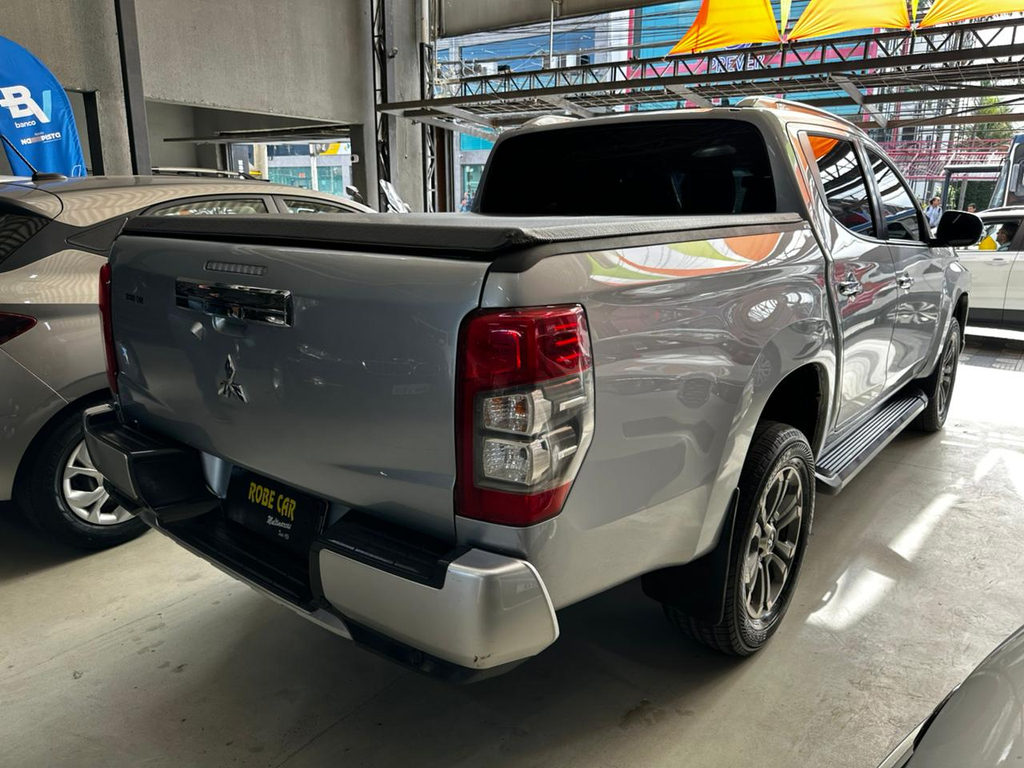 Mitsubishi L200 Triton Prata