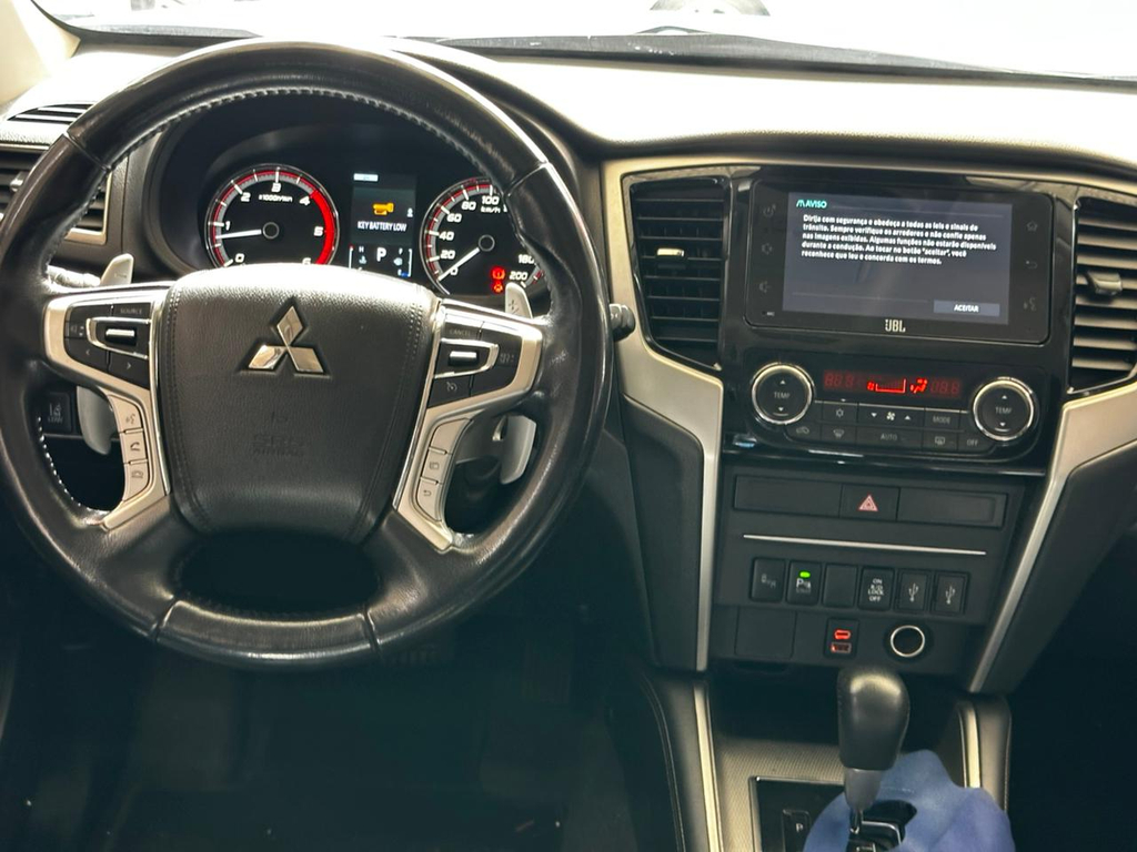 Mitsubishi L200 Triton Prata