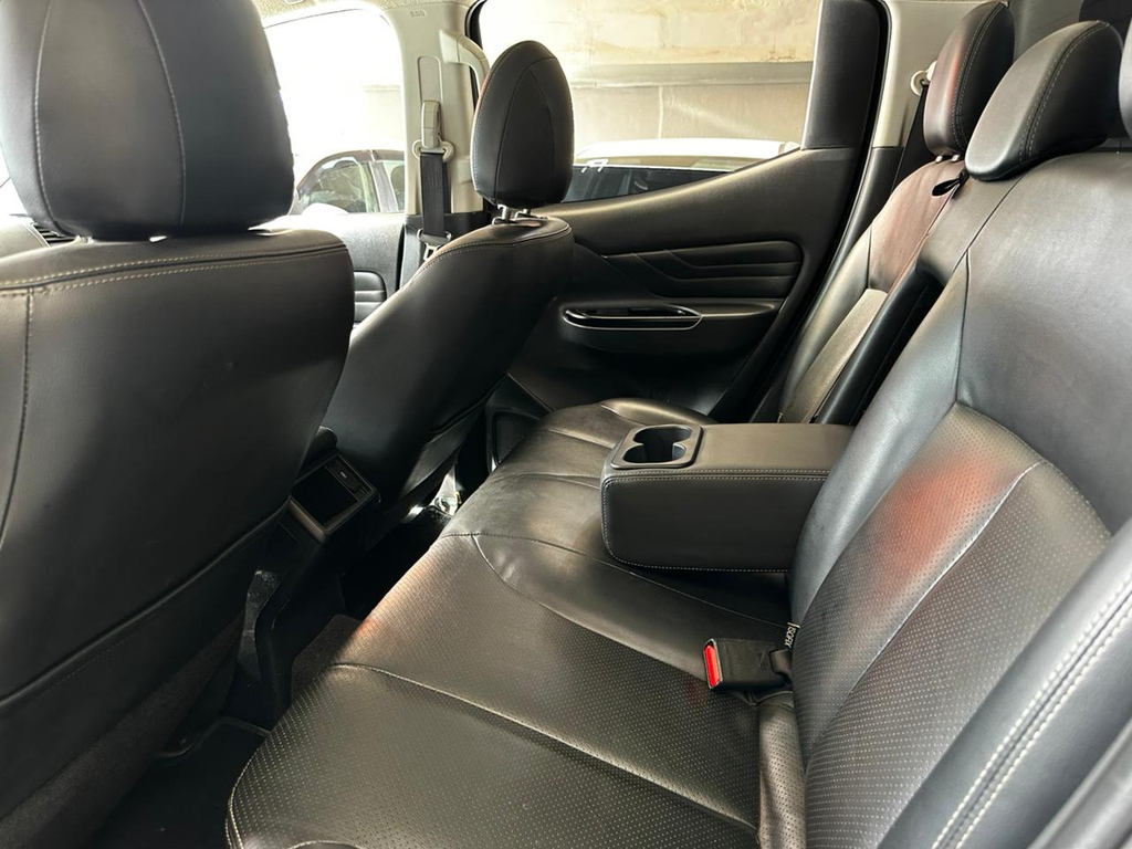 Mitsubishi L200 Triton Prata