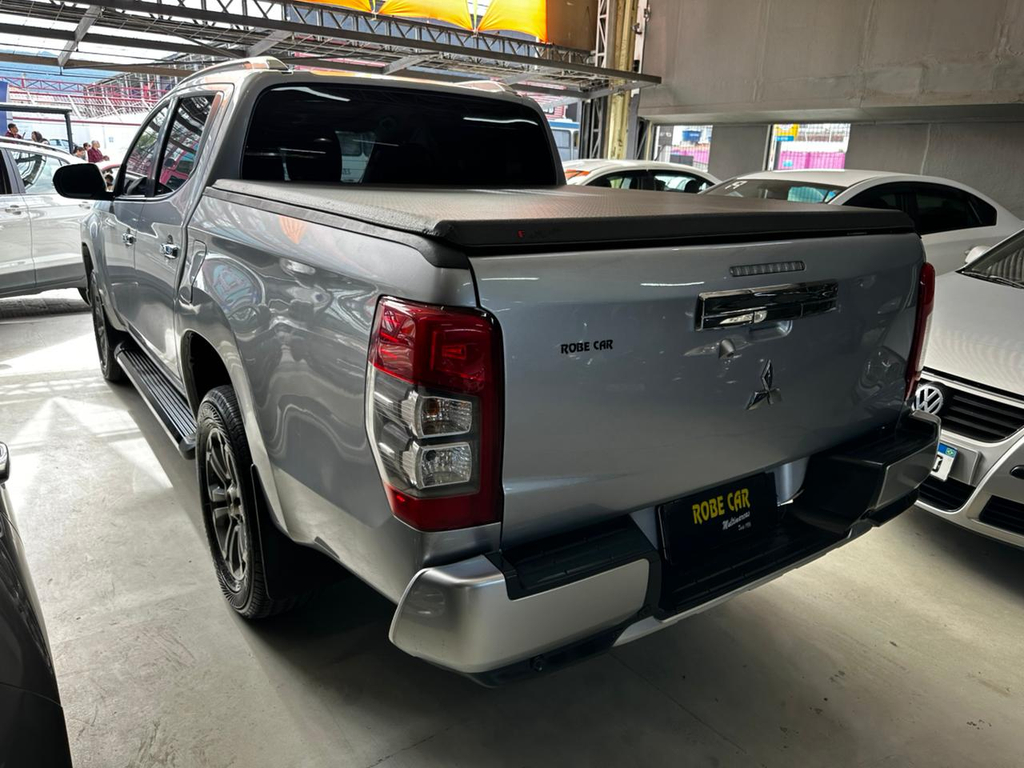 Mitsubishi L200 Triton Prata