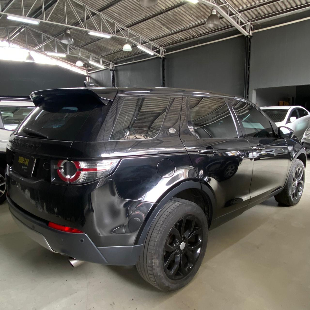 Land Rover Discovery Sport Preto