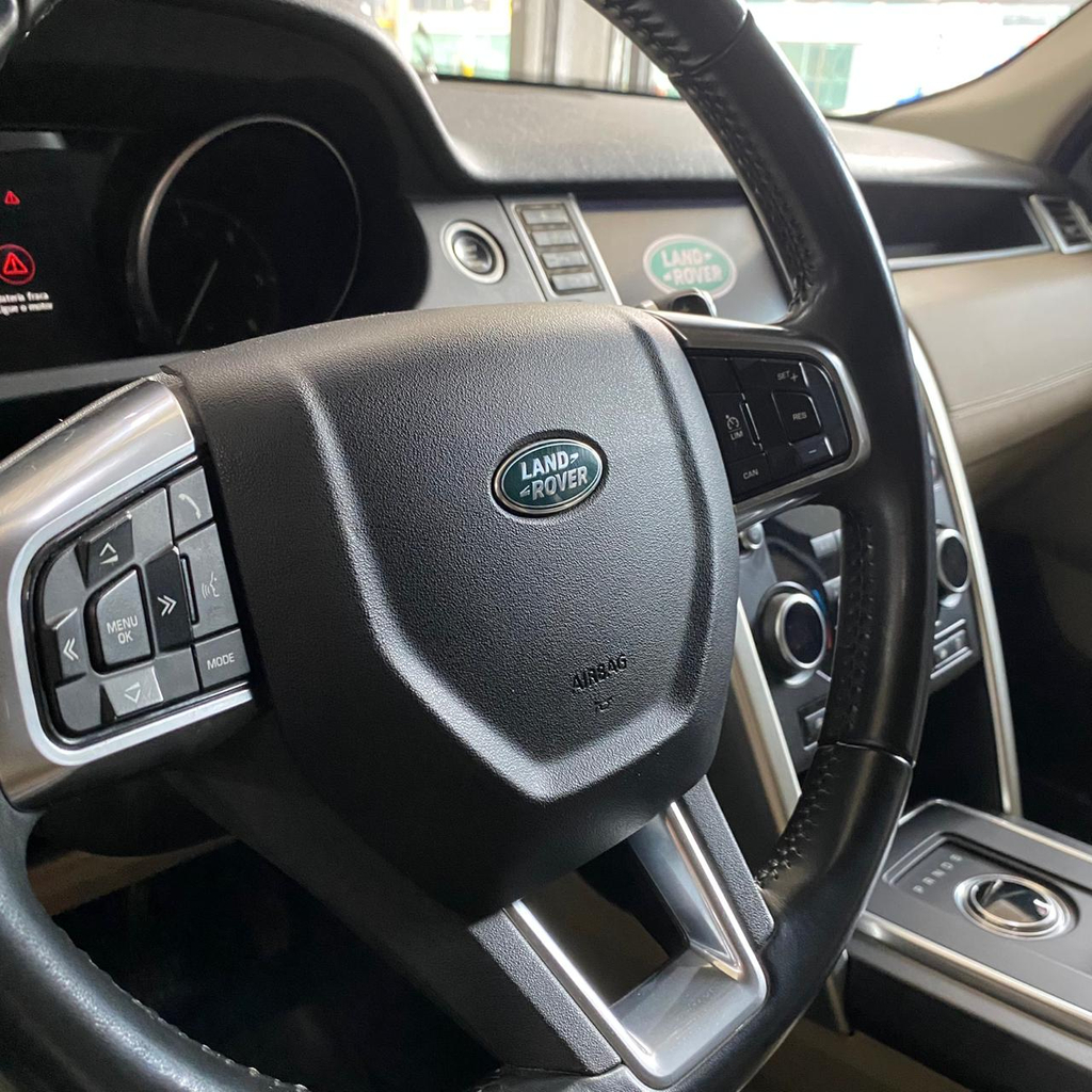 Land Rover Discovery Sport Preto