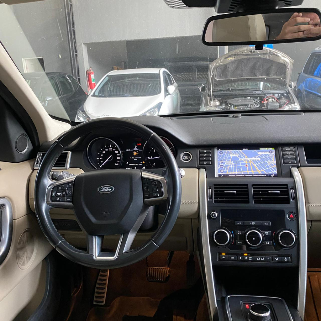 Land Rover Discovery Sport Preto