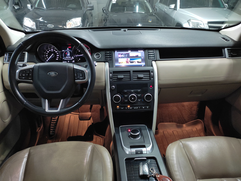 Land Rover Discovery Sport Preto