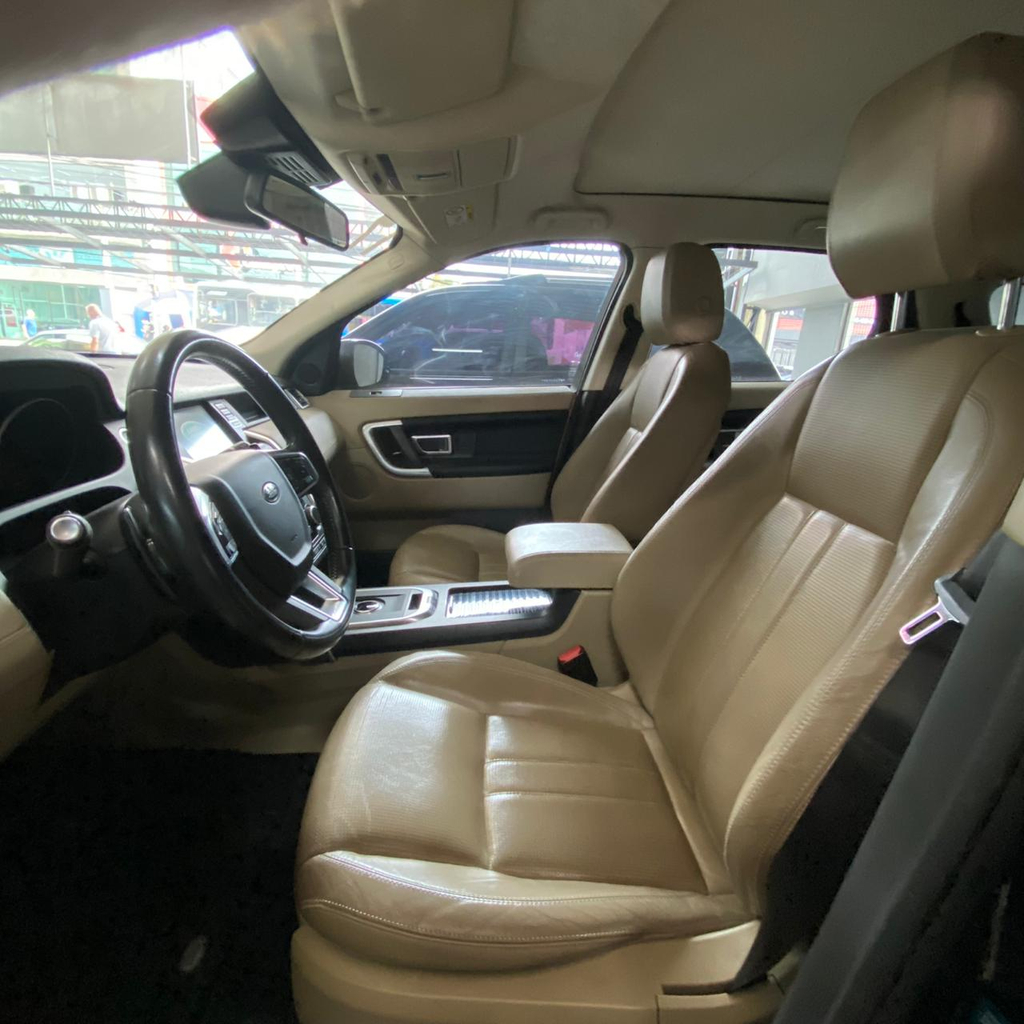 Land Rover Discovery Sport Preto