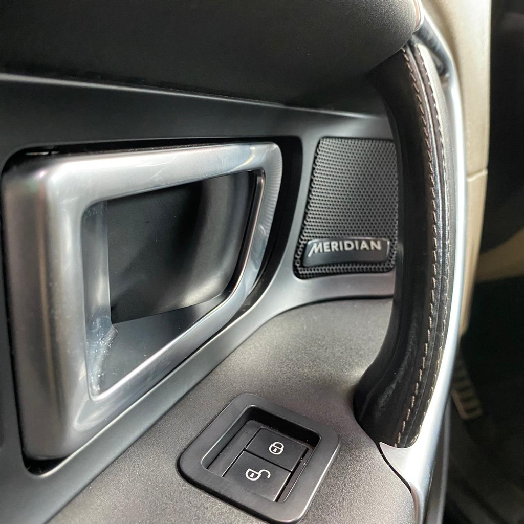 Land Rover Discovery Sport Preto
