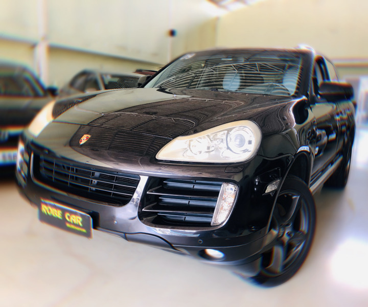 Porsche Cayenne Preto
