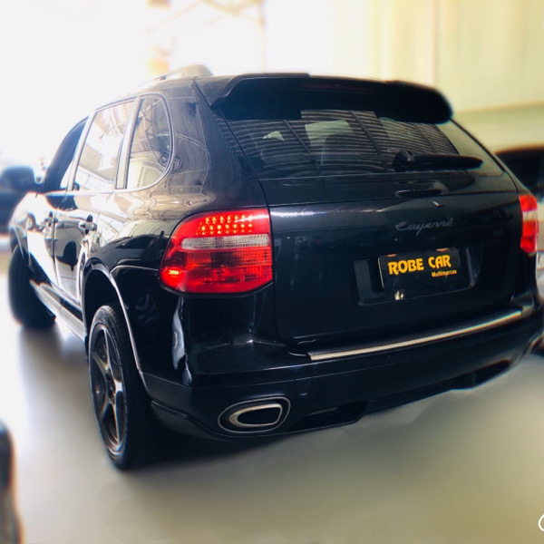 Porsche Cayenne Preto