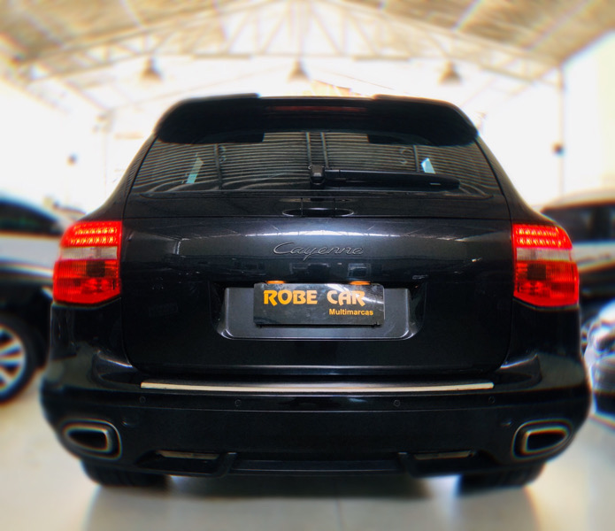 Porsche Cayenne Preto
