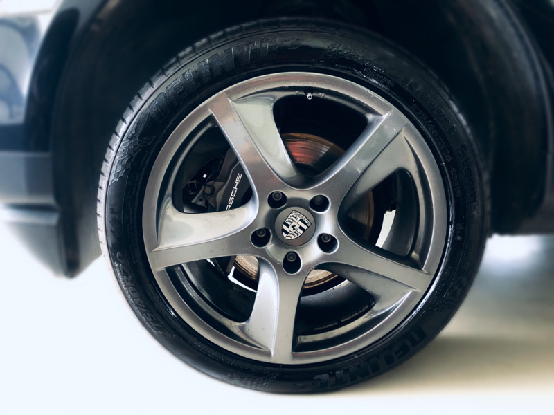 Porsche Cayenne Preto