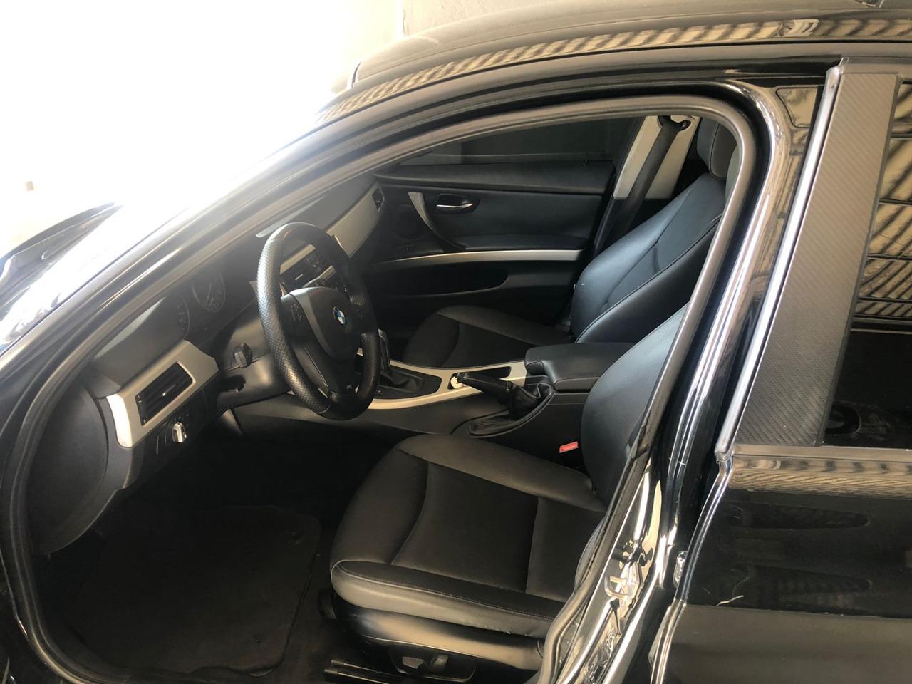 BMW 318iA Preto