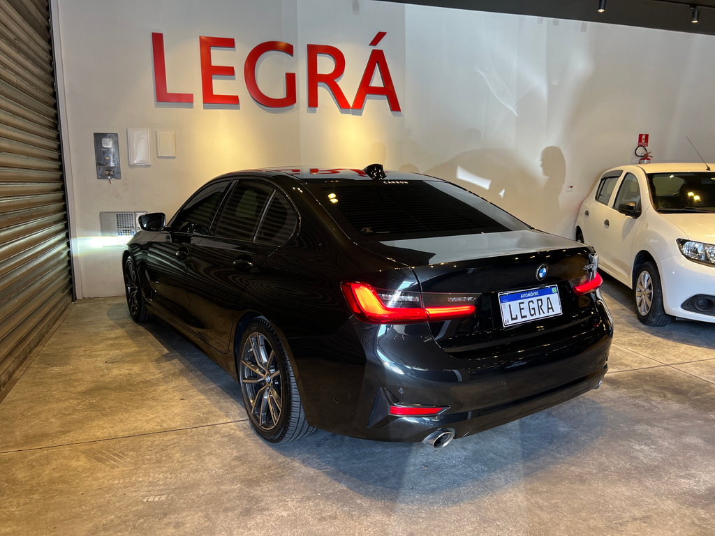 BMW 320i Preto