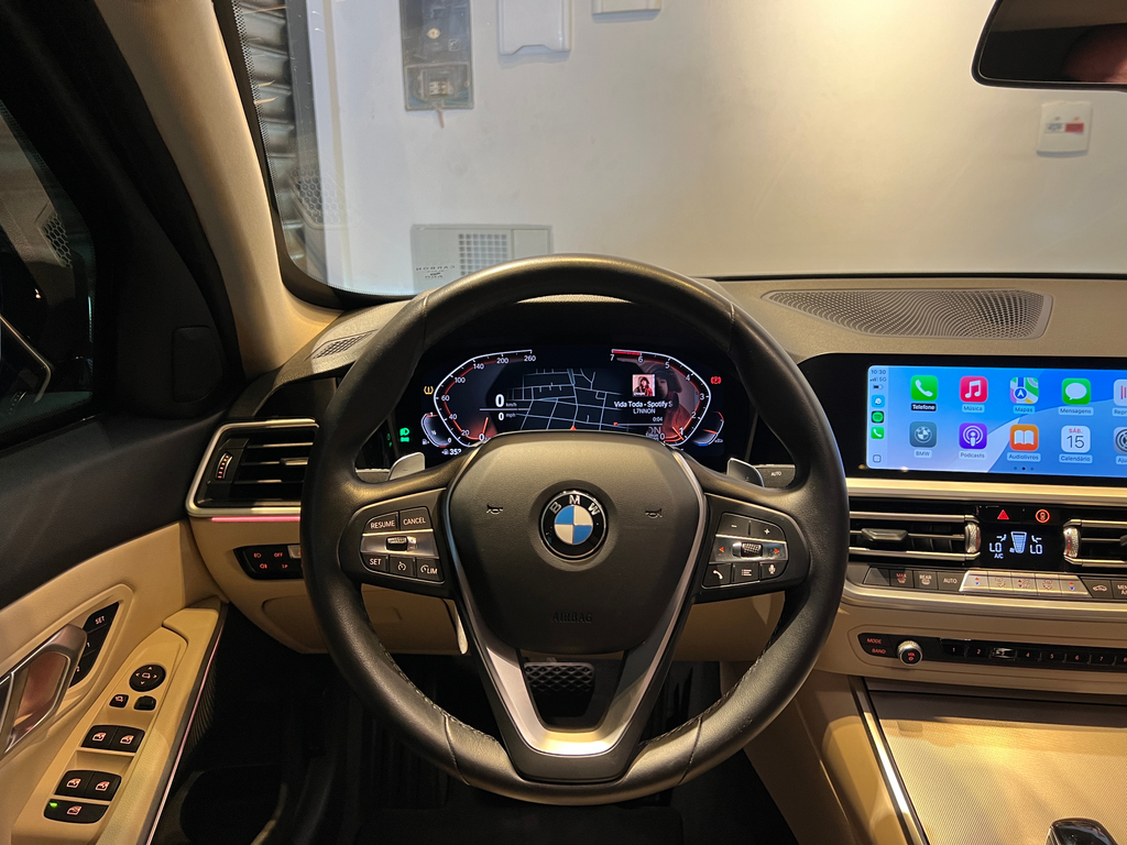 BMW 320i Preto