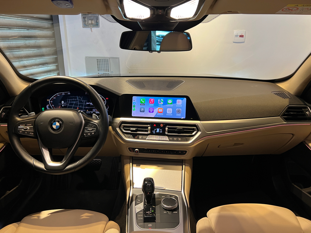 BMW 320i Preto